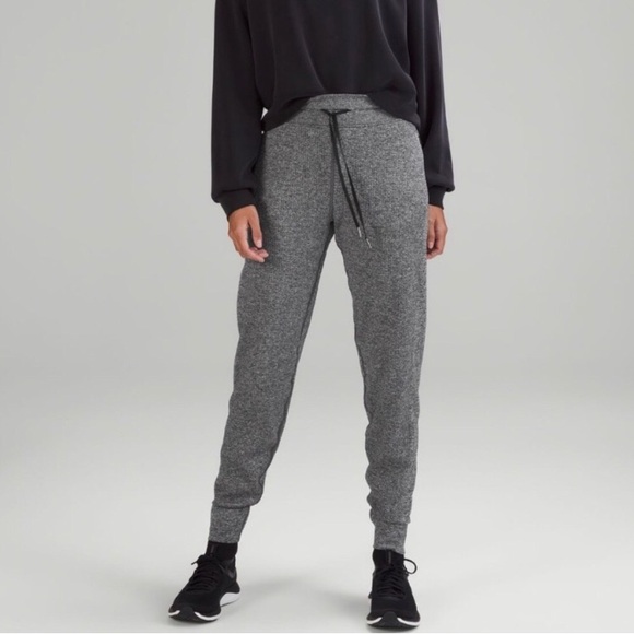Lululemon Engendered Joggers - Picture 1 of 14